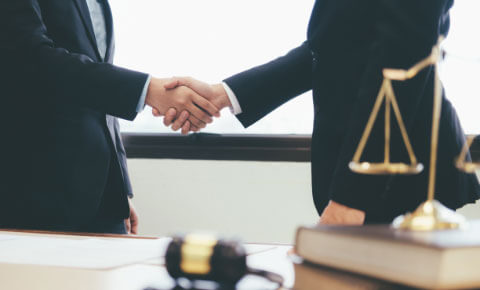img-business-law